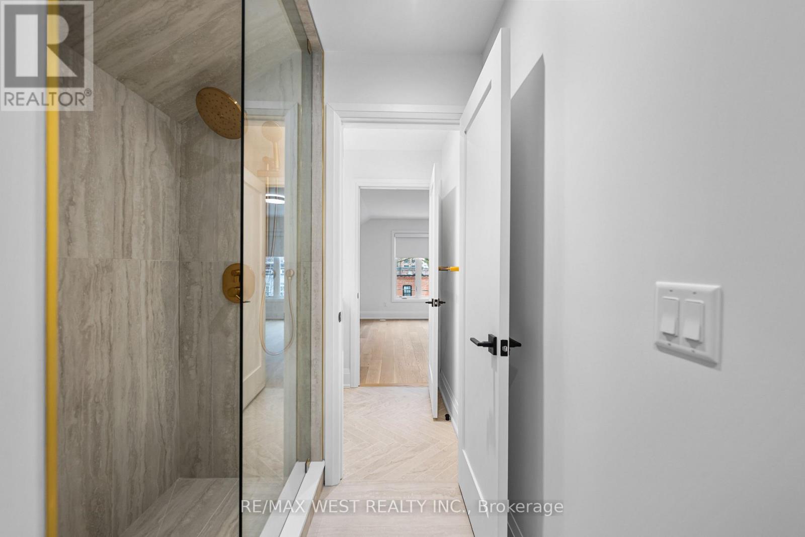 64 Gwynne Avenue, Toronto, Ontario  M6K 2C4 - Photo 33 - W12828930