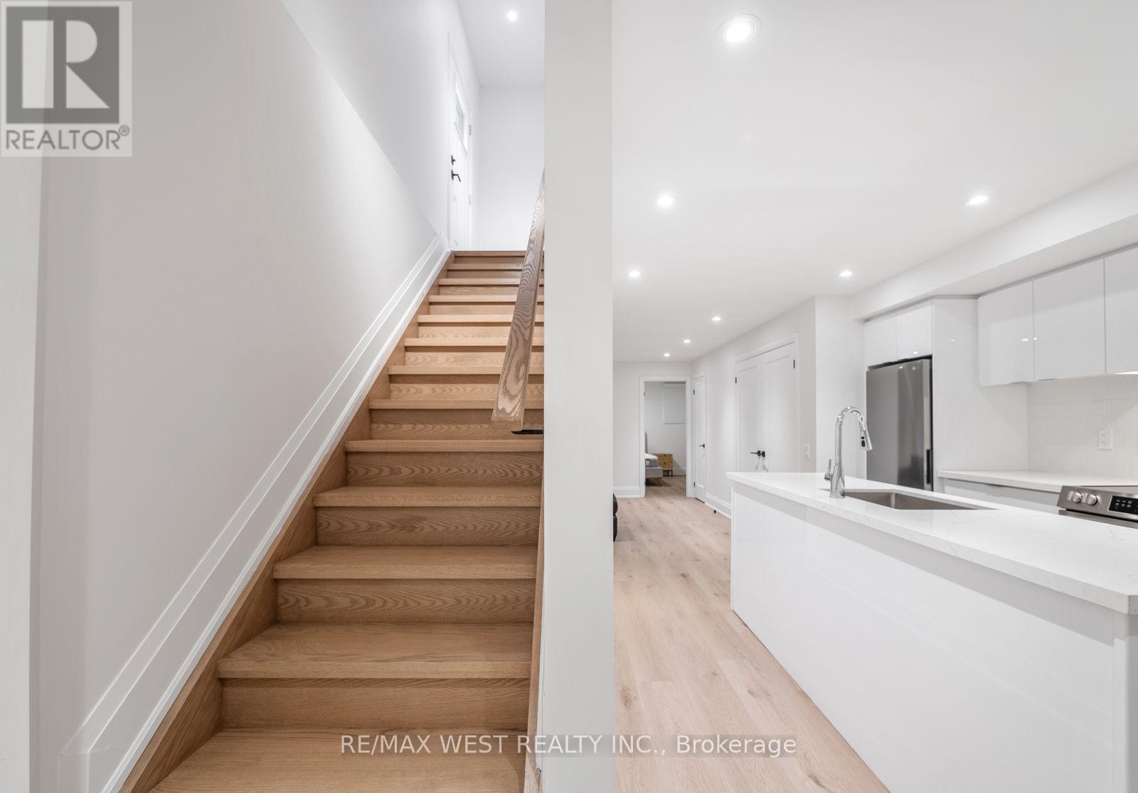 64 Gwynne Avenue, Toronto, Ontario  M6K 2C4 - Photo 39 - W12828930