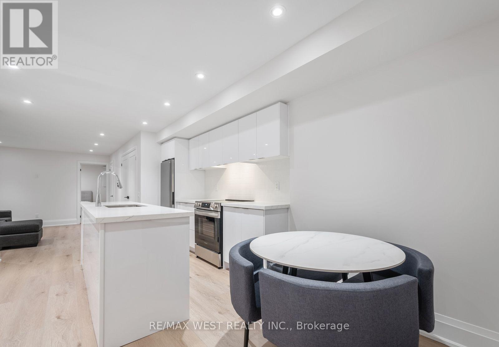 64 Gwynne Avenue, Toronto, Ontario  M6K 2C4 - Photo 43 - W12828930