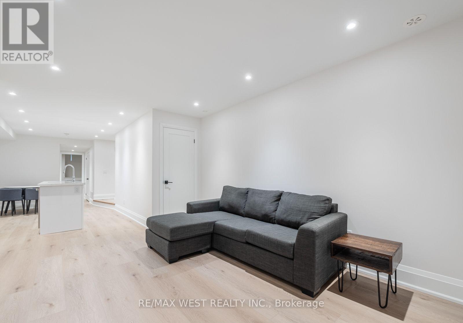 64 Gwynne Avenue, Toronto, Ontario  M6K 2C4 - Photo 44 - W12828930