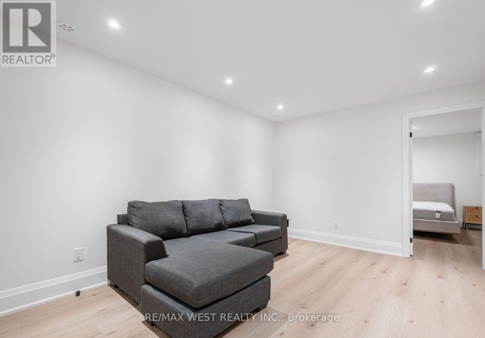 64 Gwynne Avenue, Toronto, Ontario  M6K 2C4 - Photo 45 - W12828930