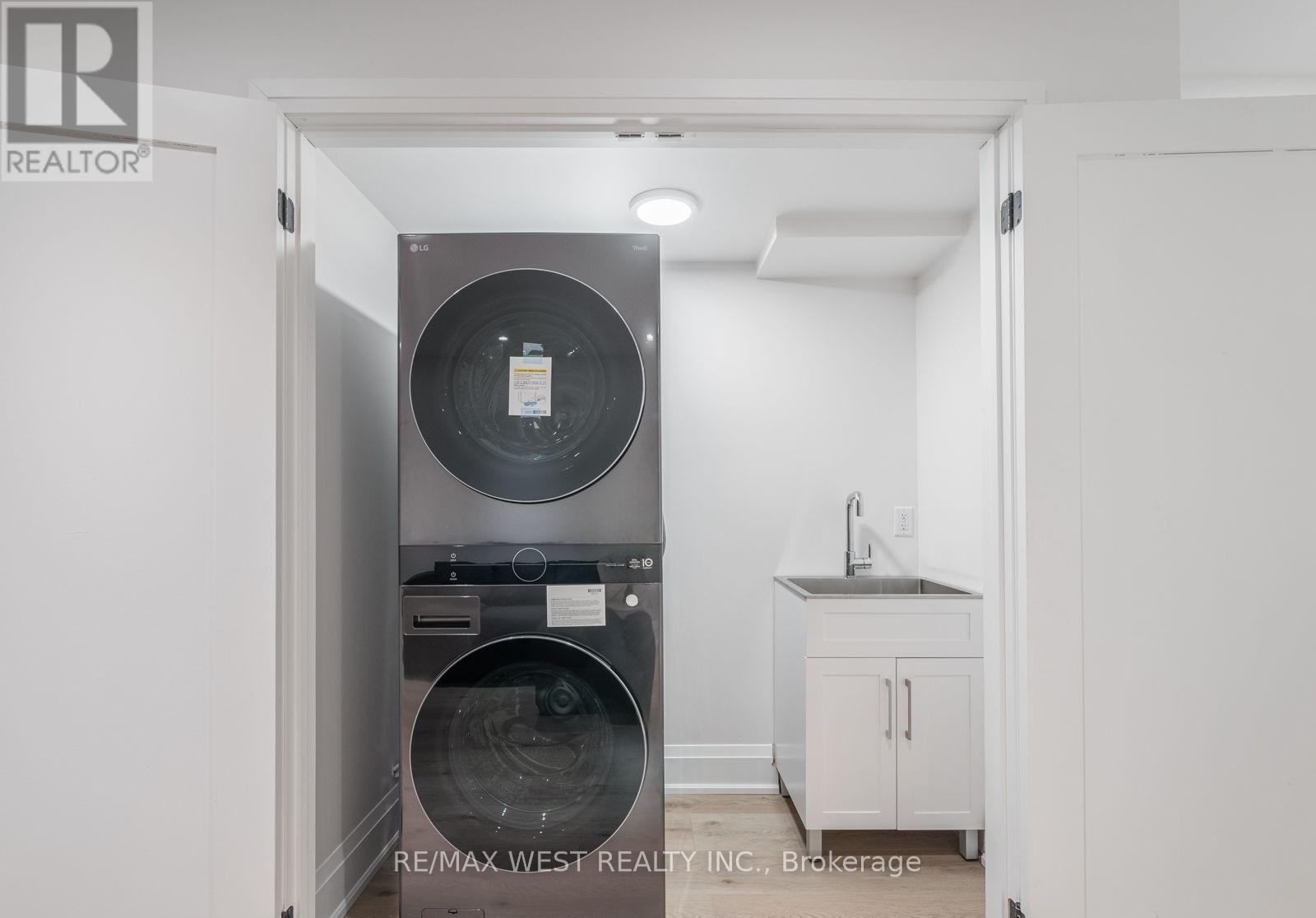 64 Gwynne Avenue, Toronto, Ontario  M6K 2C4 - Photo 49 - W12828930