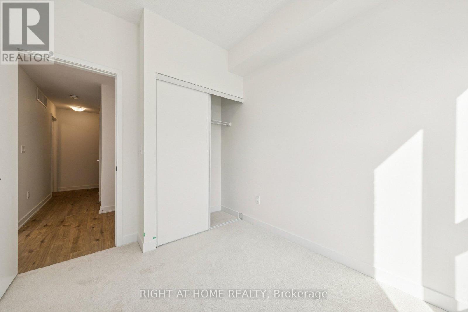 Th30 (Unit# 9) - 496 Plains Road E, Burlington, Ontario  L7T 2E1 - Photo 11 - W12828942