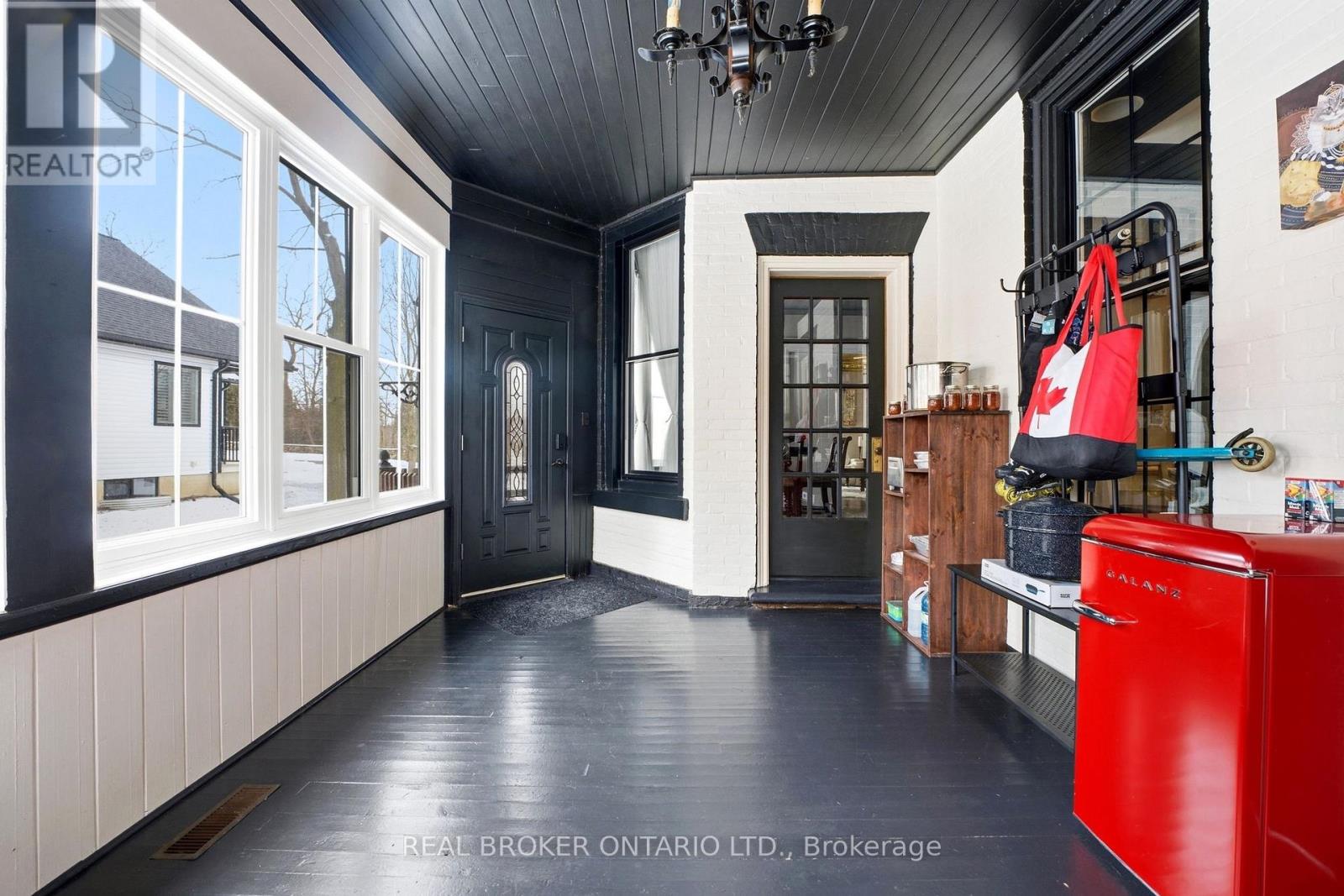 259 Western Avenue, Norfolk, Ontario  N4B 1R9 - Photo 5 - X12828918