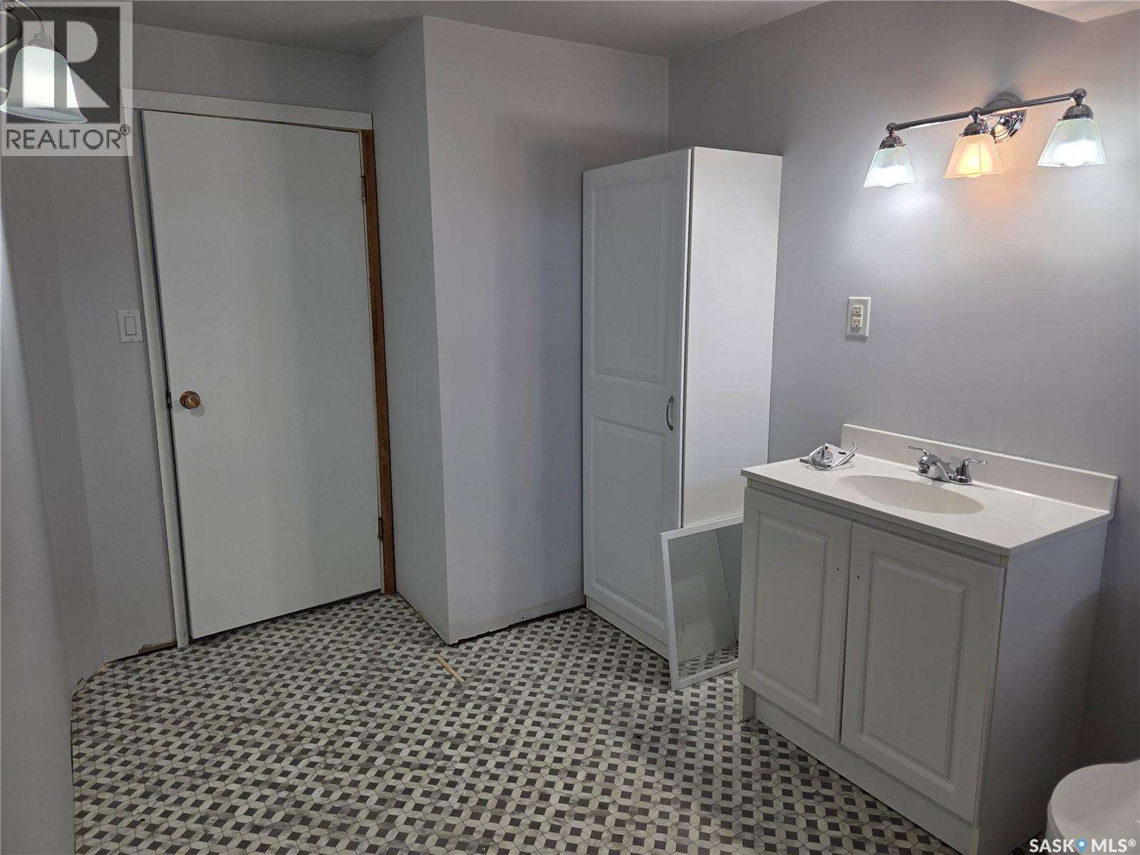 403 Thomson Street, Outlook, Saskatchewan  S0L 2N0 - Photo 24 - SK029228