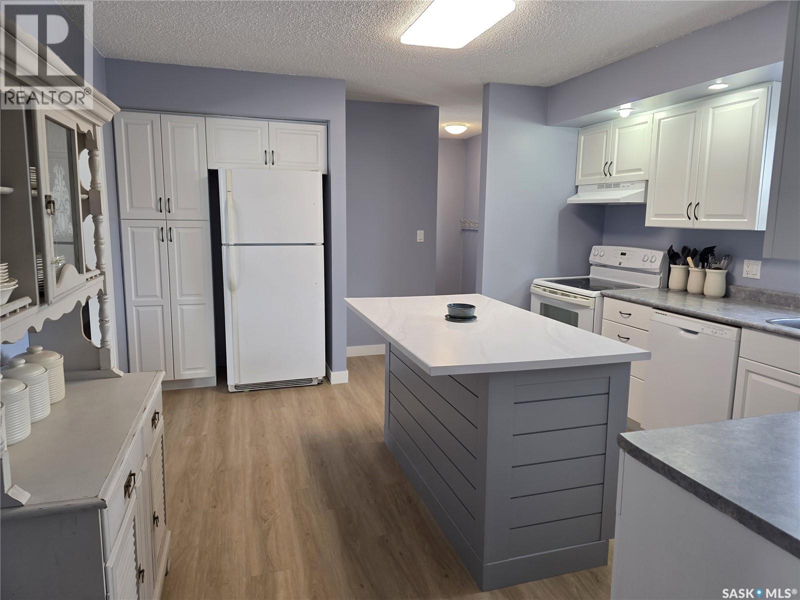 403 Thomson Street, Outlook, Saskatchewan  S0L 2N0 - Photo 8 - SK029228