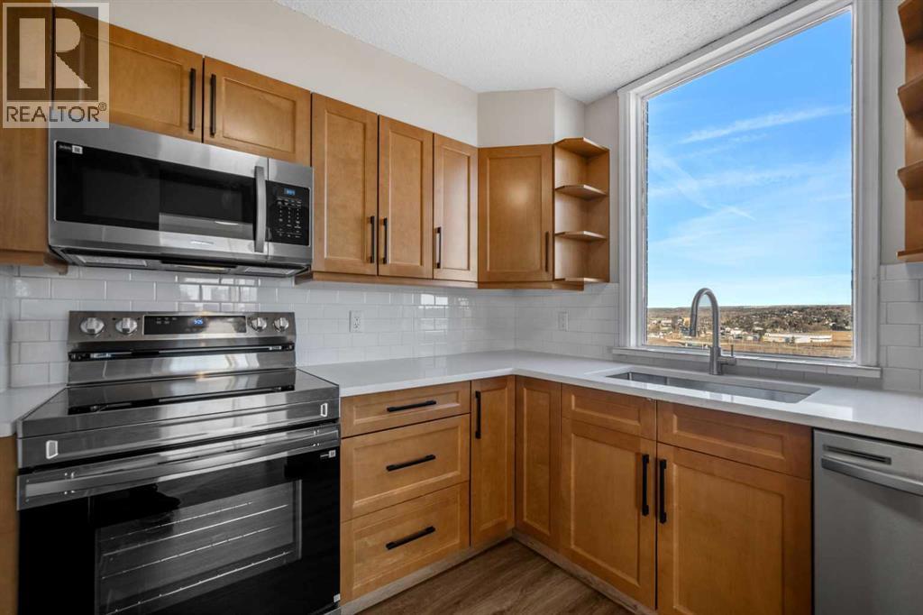 1501, 145 Point Drive Nw, Calgary, Alberta  T3B 4W1 - Photo 10 - A2280172