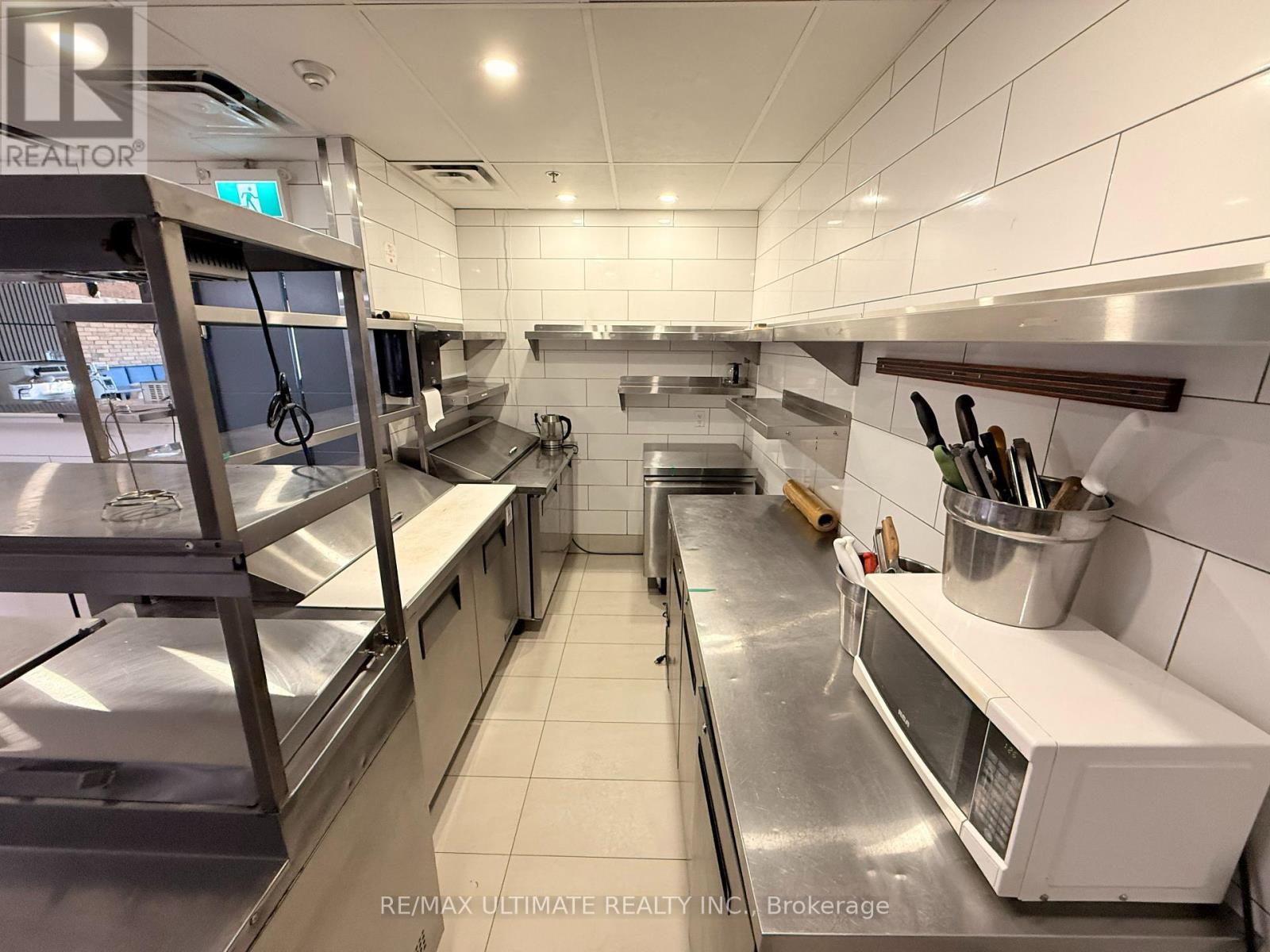 33 Powerhouse Street, Toronto, Ontario  M6H 4K7 - Photo 10 - W12828398