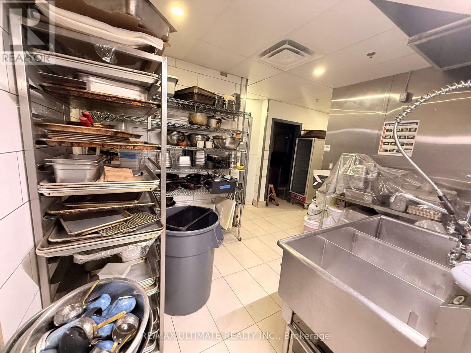 33 Powerhouse Street, Toronto, Ontario  M6H 4K7 - Photo 17 - W12828398