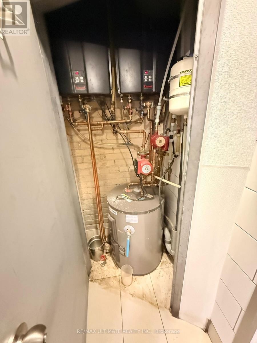 33 Powerhouse Street, Toronto, Ontario  M6H 4K7 - Photo 26 - W12828398