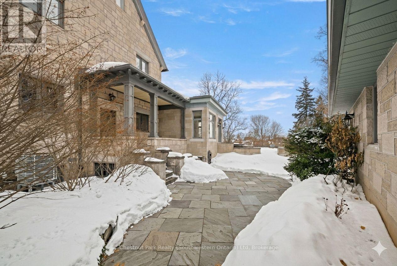 22 Stuart Street, Guelph, Ontario  N1E 4S4 - Photo 4 - X12828948