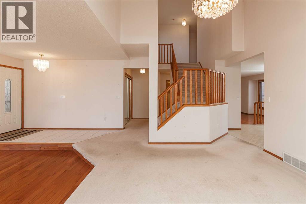 39 Signature Mews Sw, Calgary, Alberta  t3h 2v6 - Photo 7 - A2285299