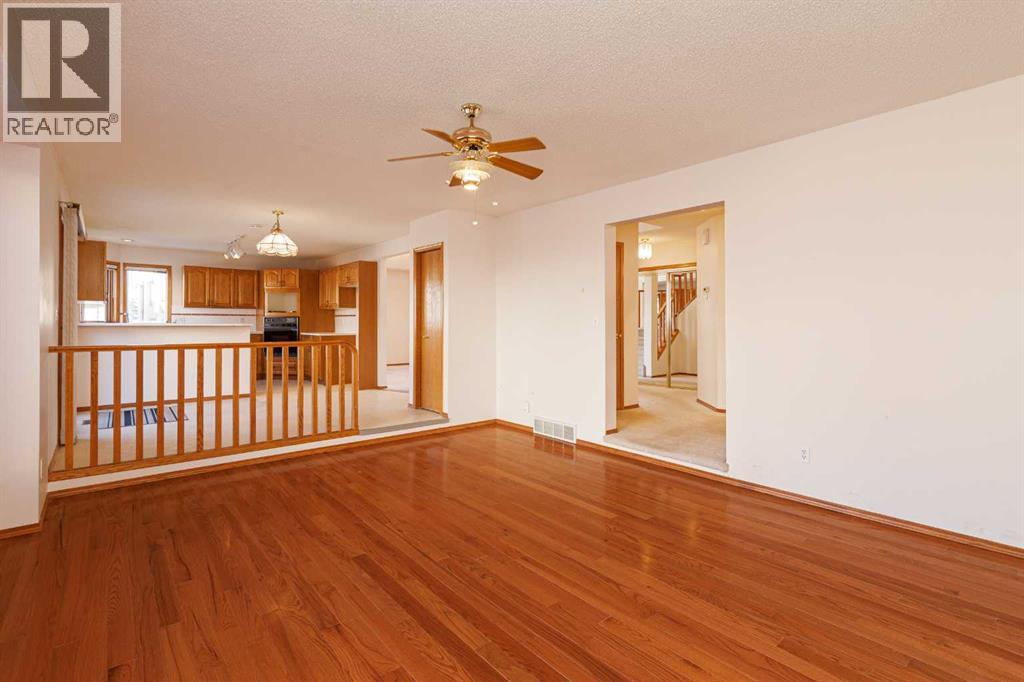 39 Signature Mews Sw, Calgary, Alberta  t3h 2v6 - Photo 15 - A2285299