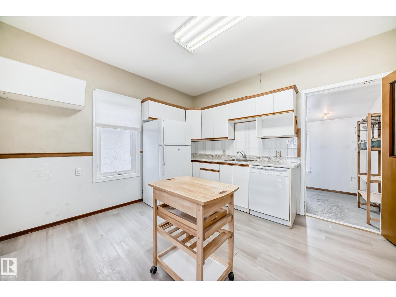 9823 75 Av Nw, Edmonton, Alberta  T6E 1H9 - Photo 10 - E4475216