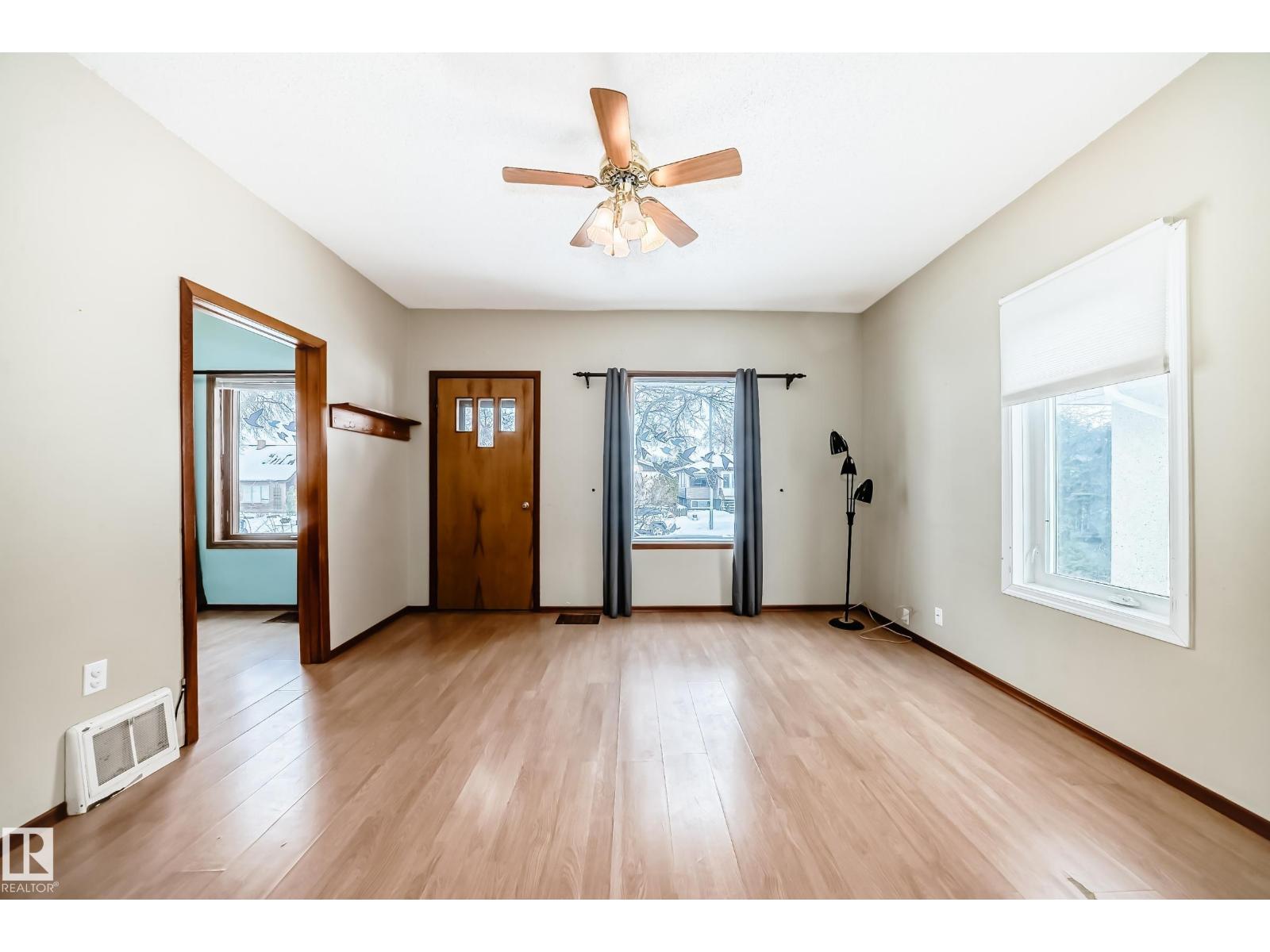 9823 75 Av Nw, Edmonton, Alberta  T6E 1H9 - Photo 5 - E4475216