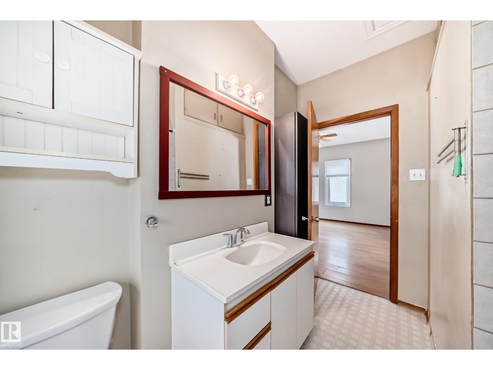 9823 75 Av Nw, Edmonton, Alberta  T6E 1H9 - Photo 17 - E4475216