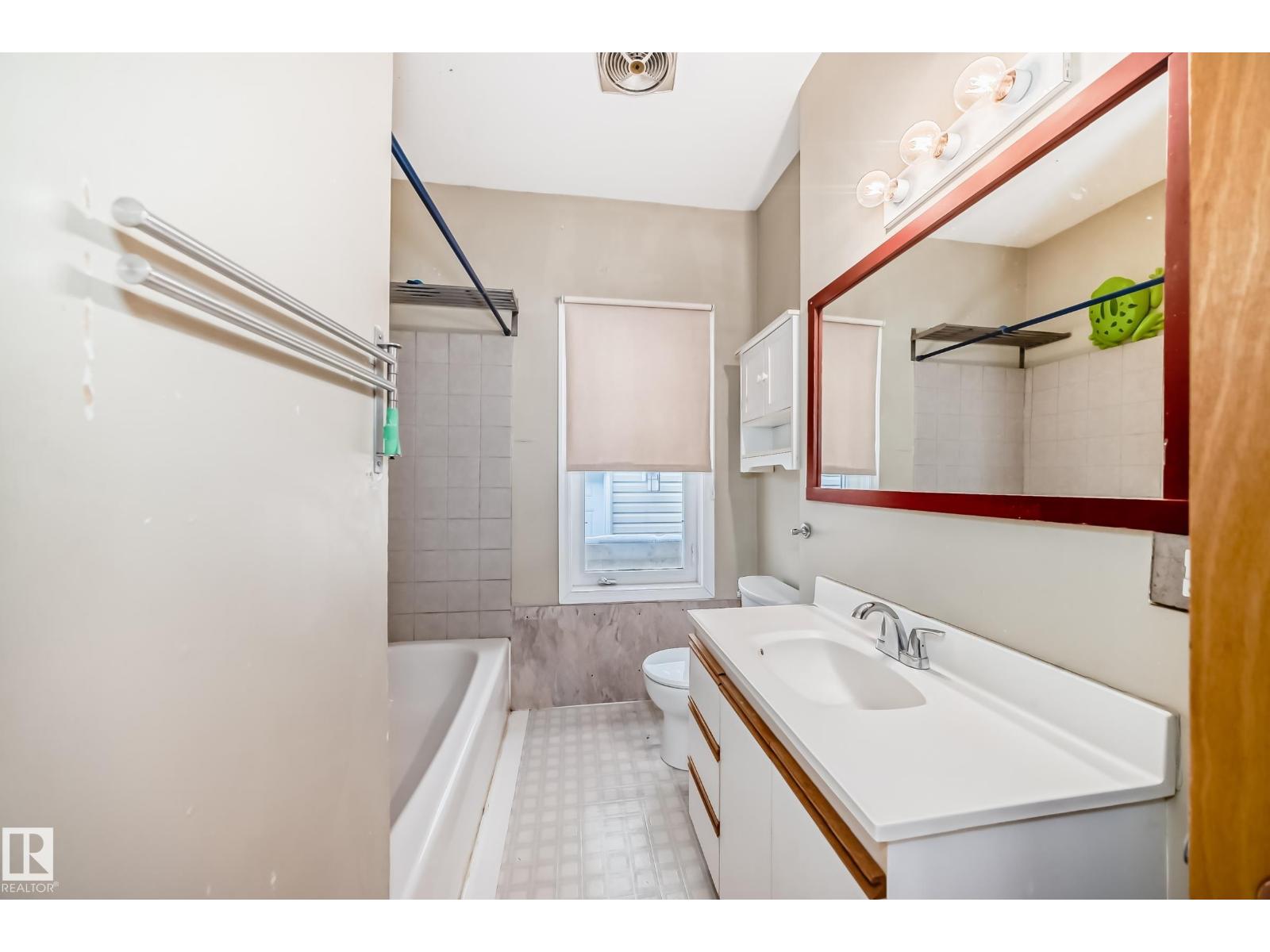 9823 75 Av Nw, Edmonton, Alberta  T6E 1H9 - Photo 18 - E4475216