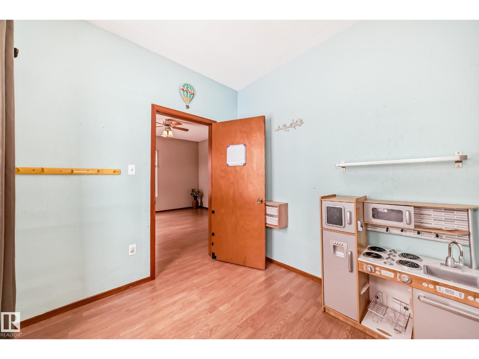 9823 75 Av Nw, Edmonton, Alberta  T6E 1H9 - Photo 14 - E4475216