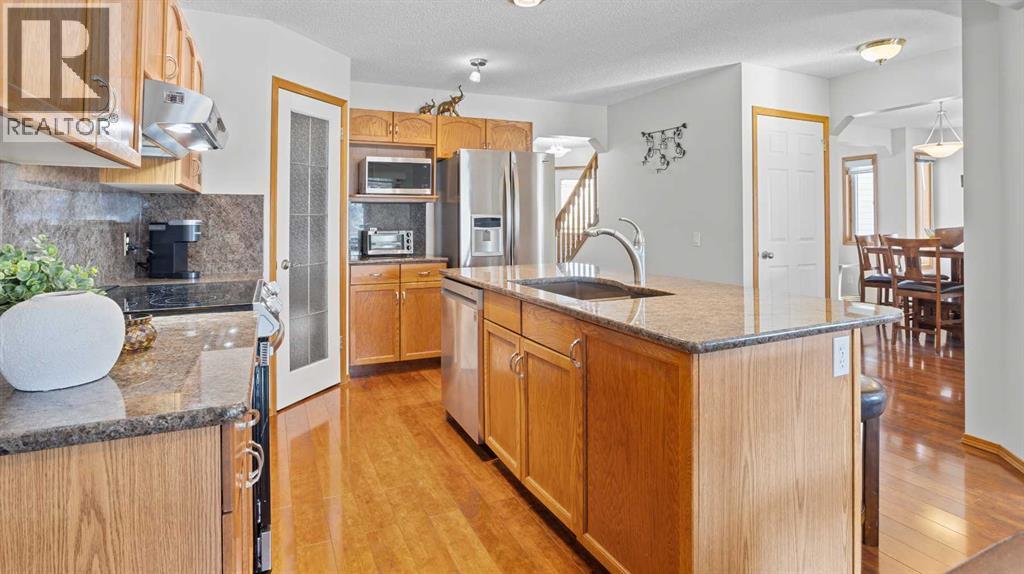 323 Mt Cornwall Circle Se, Calgary, Alberta  T2Z 2J7 - Photo 12 - A2289182