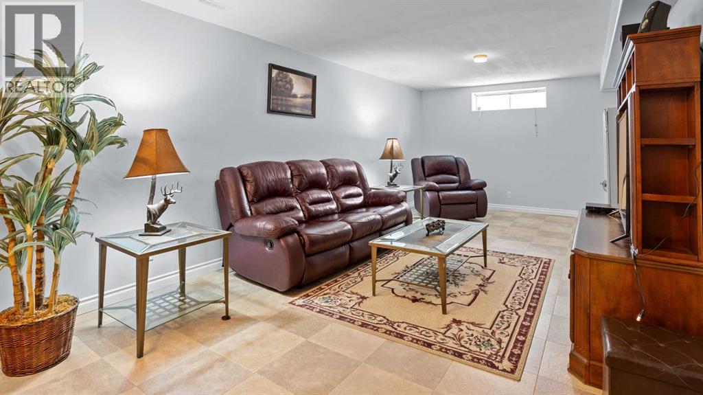 323 Mt Cornwall Circle Se, Calgary, Alberta  T2Z 2J7 - Photo 40 - A2289182