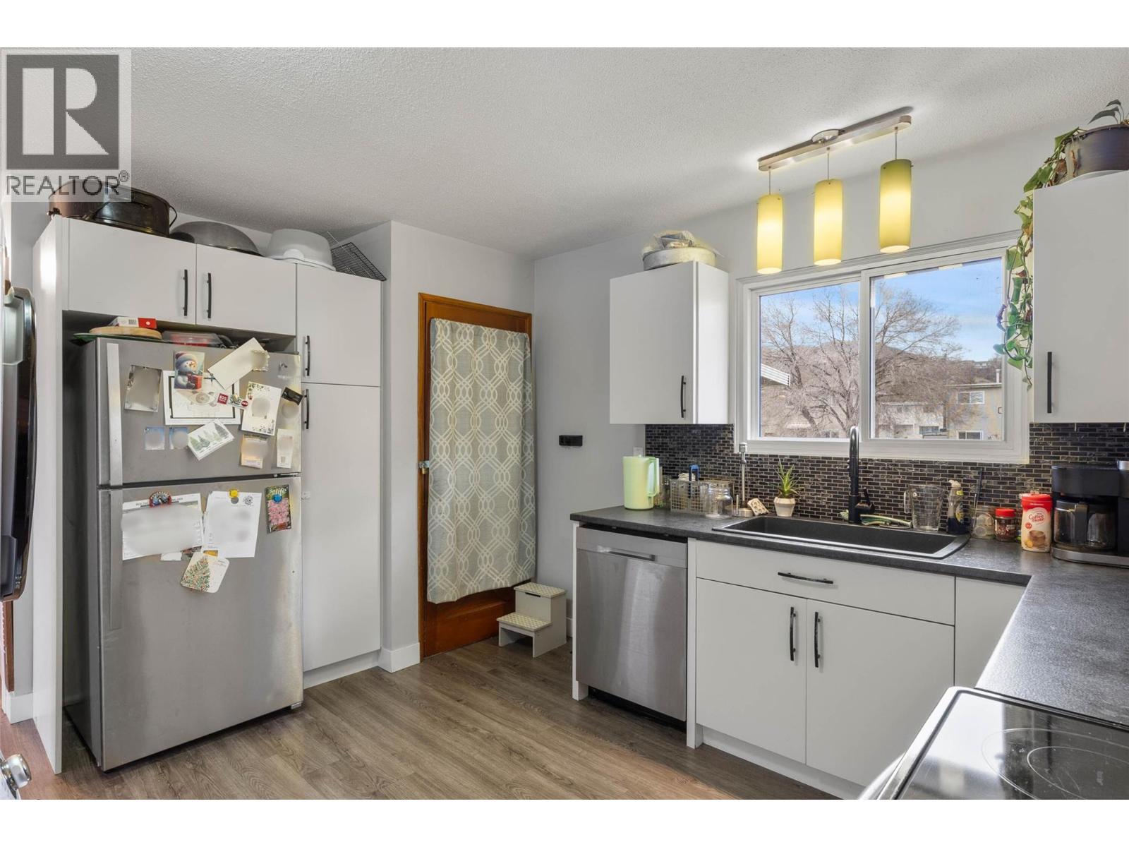 1024 Pembroke Avenue, Kamloops, British Columbia  V2B 1Z4 - Photo 14 - 10374492