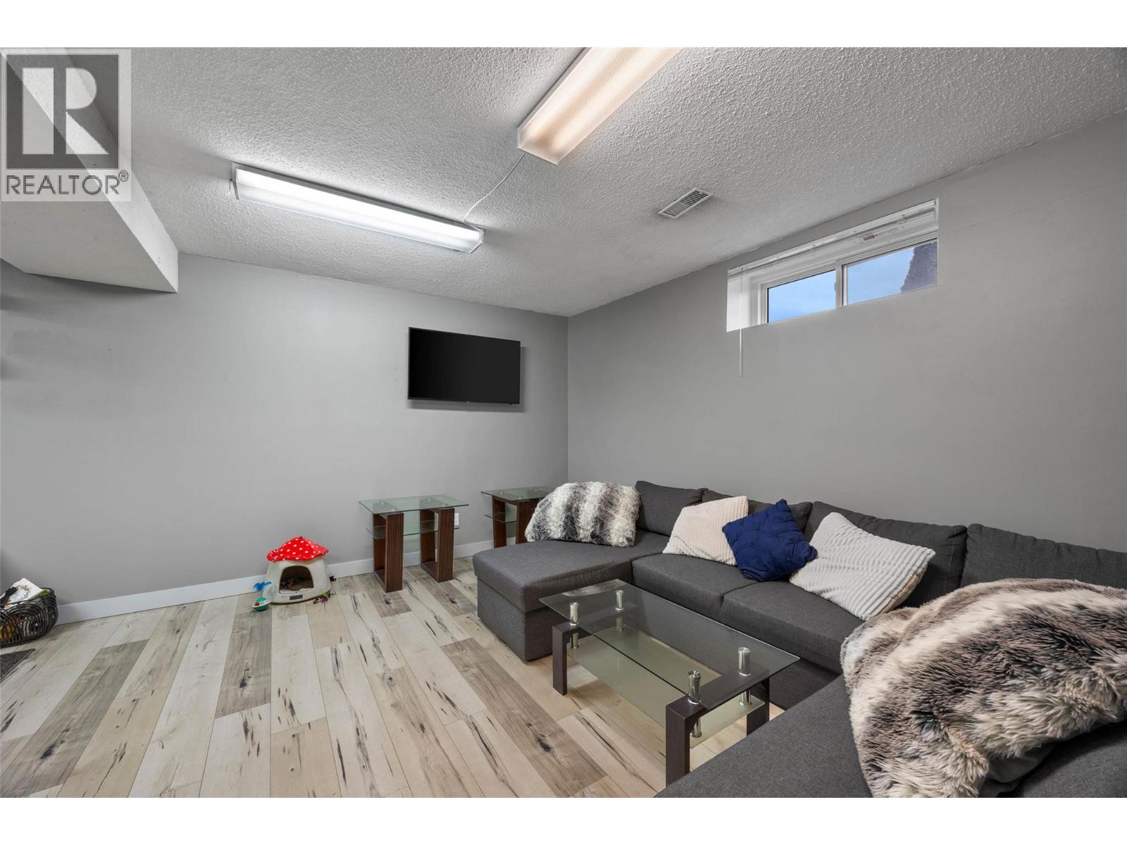 1024 Pembroke Avenue, Kamloops, British Columbia  V2B 1Z4 - Photo 27 - 10374492