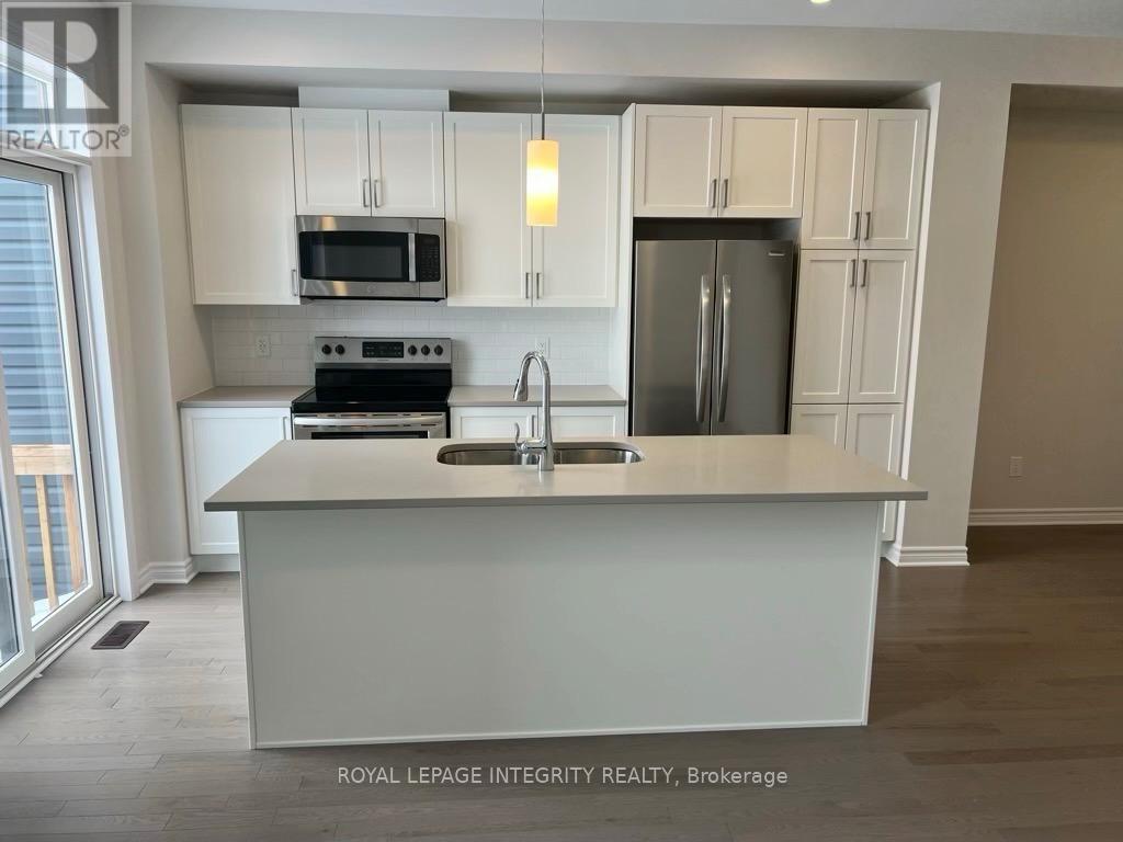 504 Enclave Lane, Clarence-Rockland, Ontario K4K 0M8 - Photo 4 - X12828954