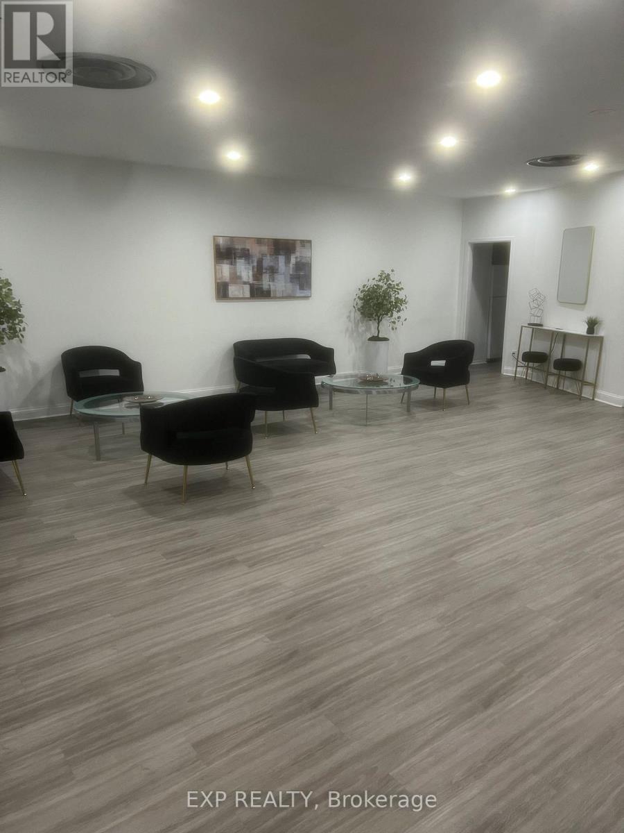 222 - 633 Bay Street, Toronto, Ontario  M5G 2G4 - Photo 23 - C12814432