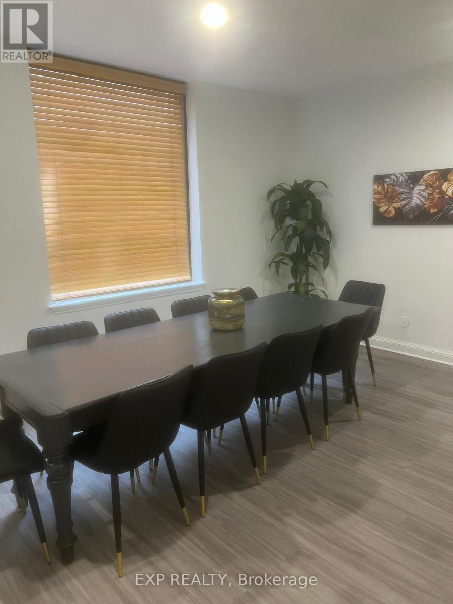 222 - 633 Bay Street, Toronto, Ontario  M5G 2G4 - Photo 24 - C12814432