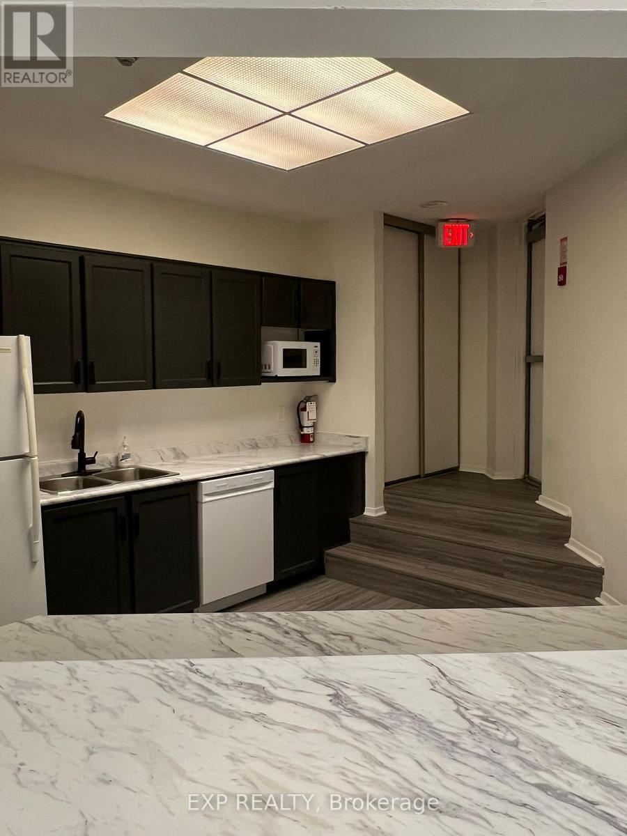 222 - 633 Bay Street, Toronto, Ontario  M5G 2G4 - Photo 25 - C12814432