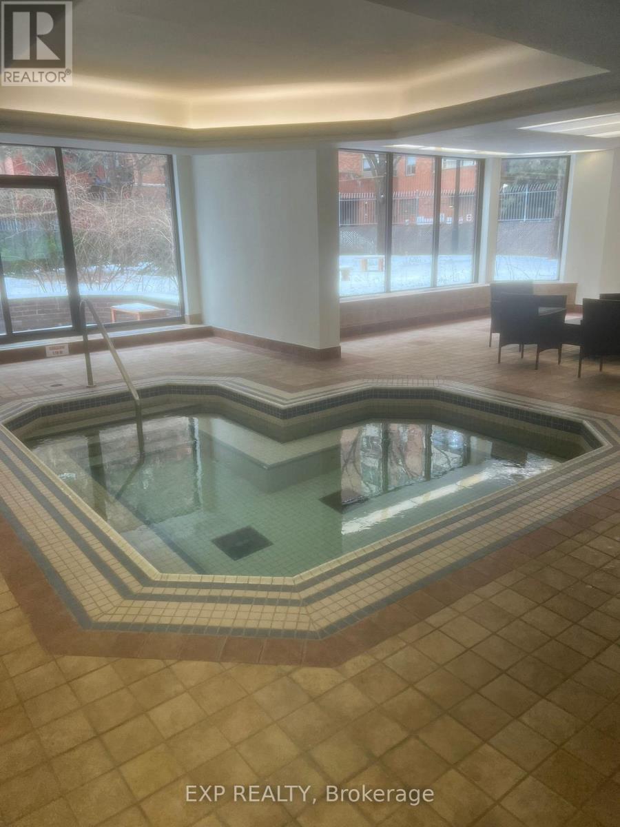 222 - 633 Bay Street, Toronto, Ontario  M5G 2G4 - Photo 33 - C12814432