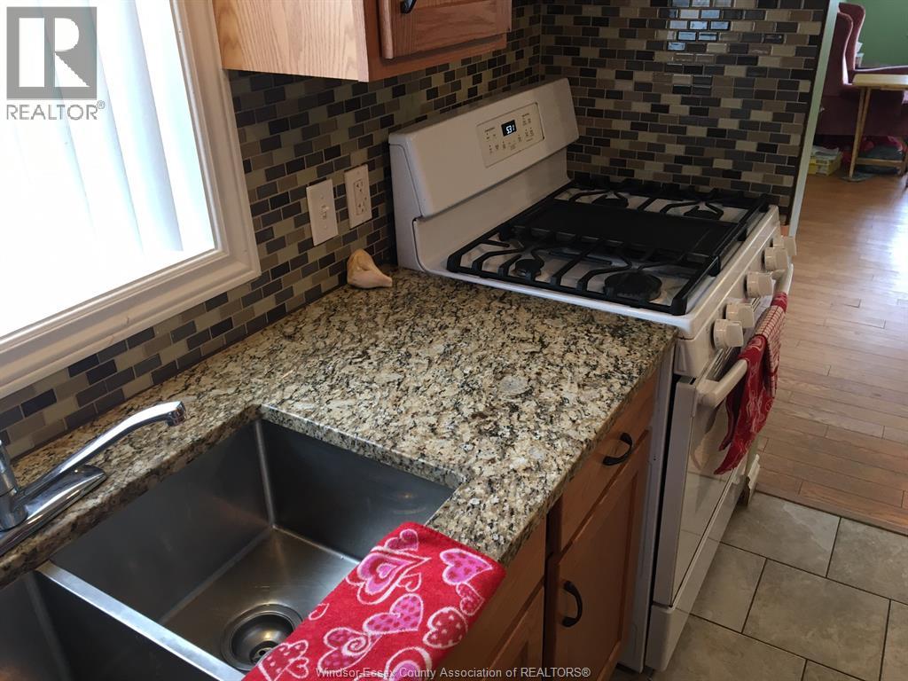 2168 Dominion, Windsor, Ontario  N9B 3H9 - Photo 7 - 26003884