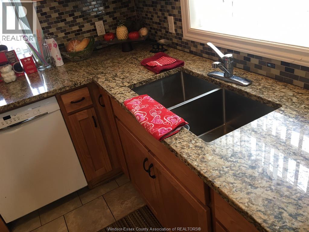 2168 Dominion, Windsor, Ontario  N9B 3H9 - Photo 8 - 26003884