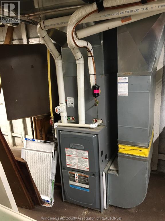 2168 Dominion, Windsor, Ontario  N9B 3H9 - Photo 33 - 26003884