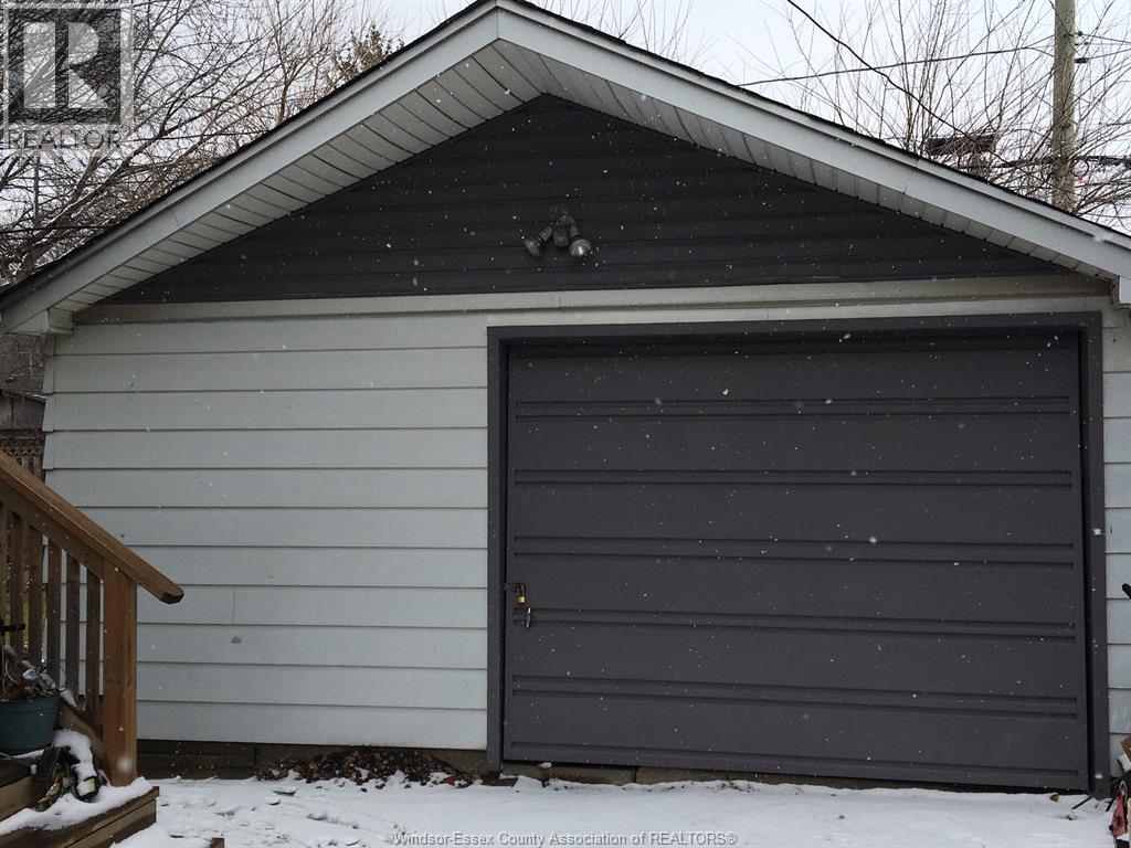 2168 Dominion, Windsor, Ontario  N9B 3H9 - Photo 35 - 26003884