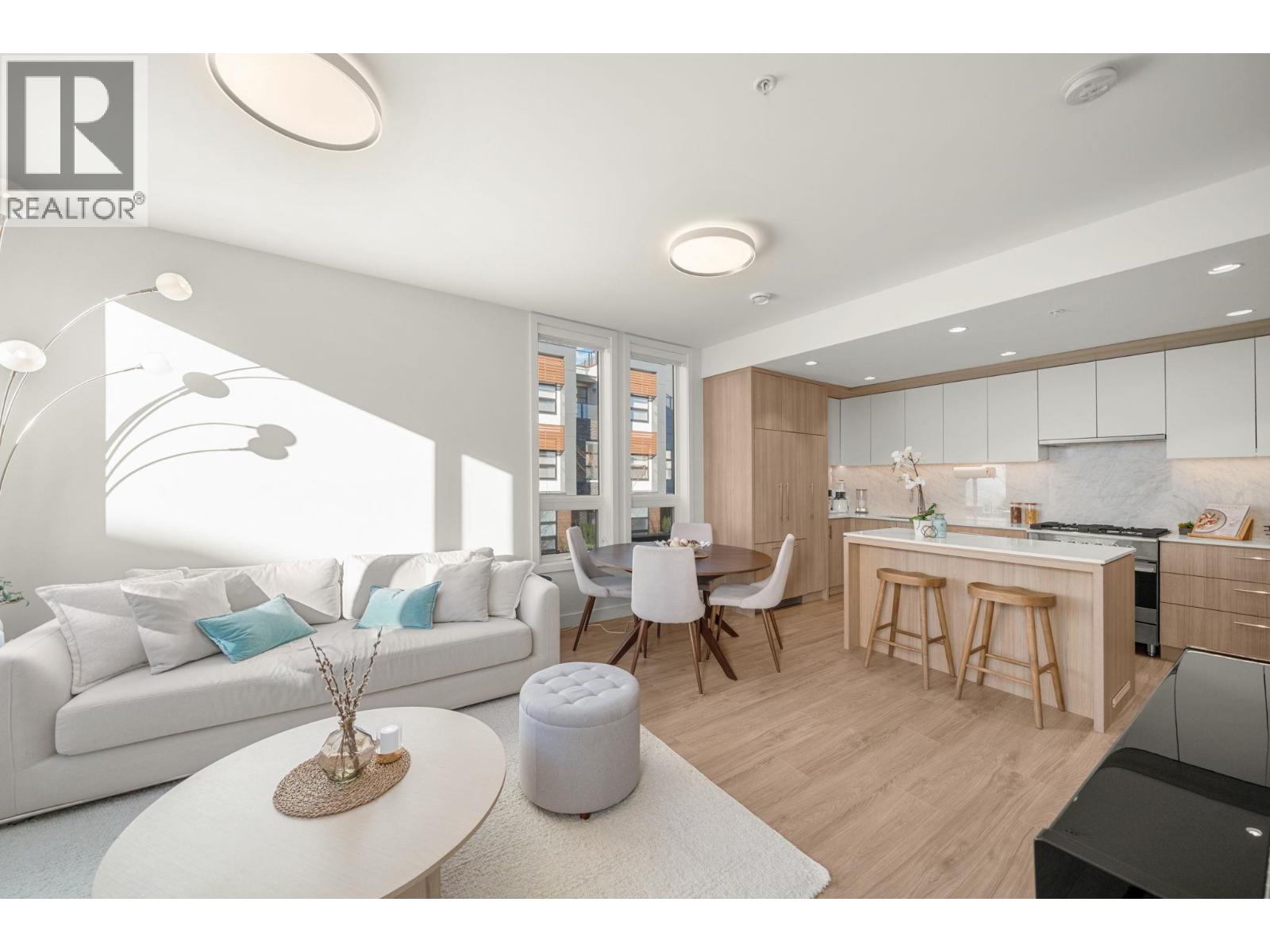 312 6085 IRMIN STREET, Burnaby, British Columbia