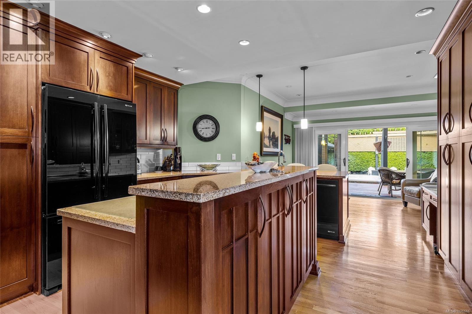 196 Homer Rd, Saanich, British Columbia  V8Z 1V6 - Photo 9 - 1026666