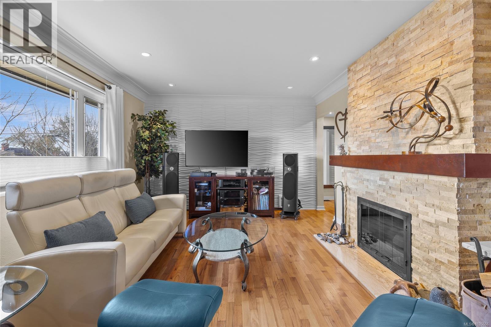 196 Homer Rd, Saanich, British Columbia  V8Z 1V6 - Photo 7 - 1026666