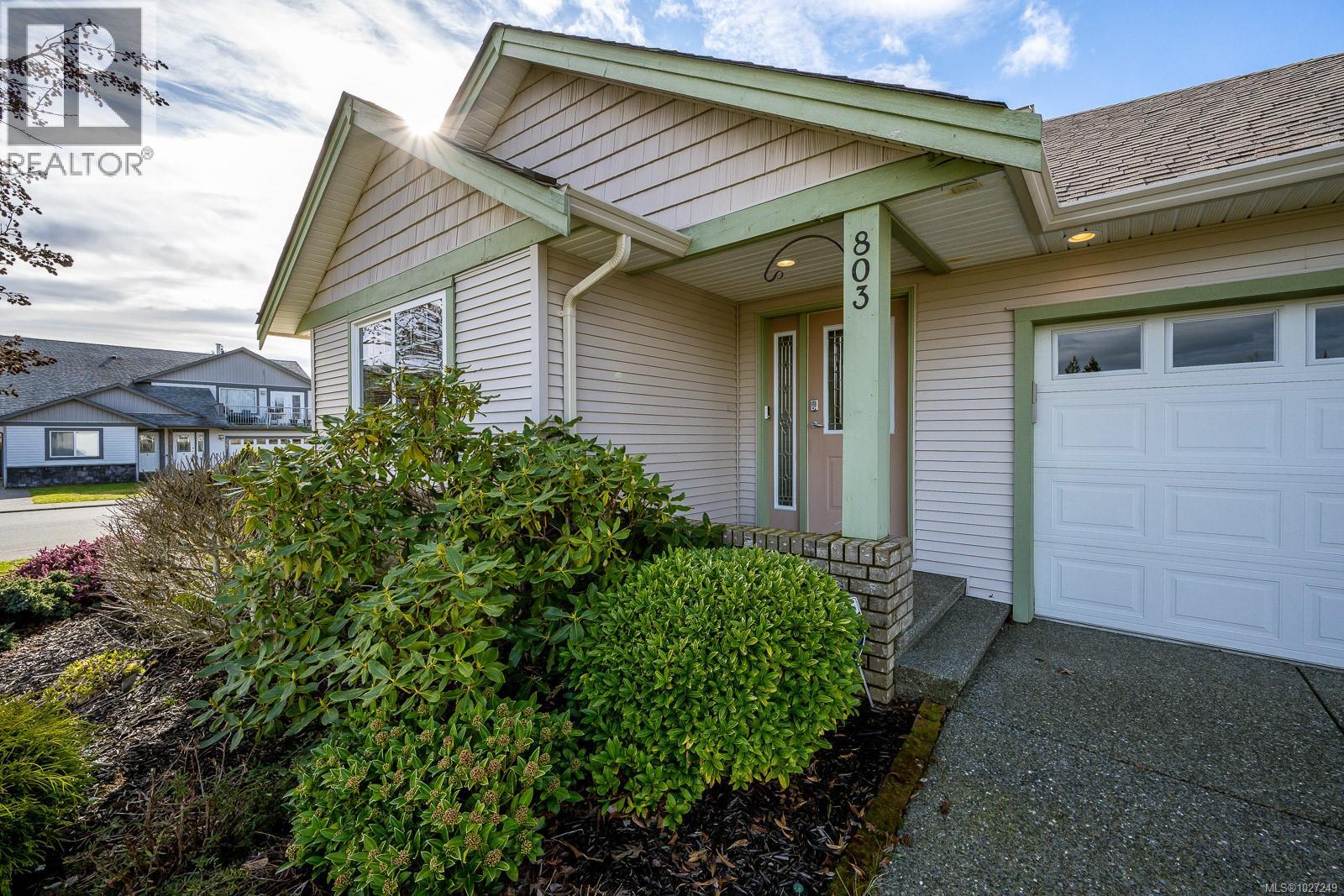 803 Labrador Dr, Comox, British Columbia  V9M 4H9 - Photo 30 - 1027249