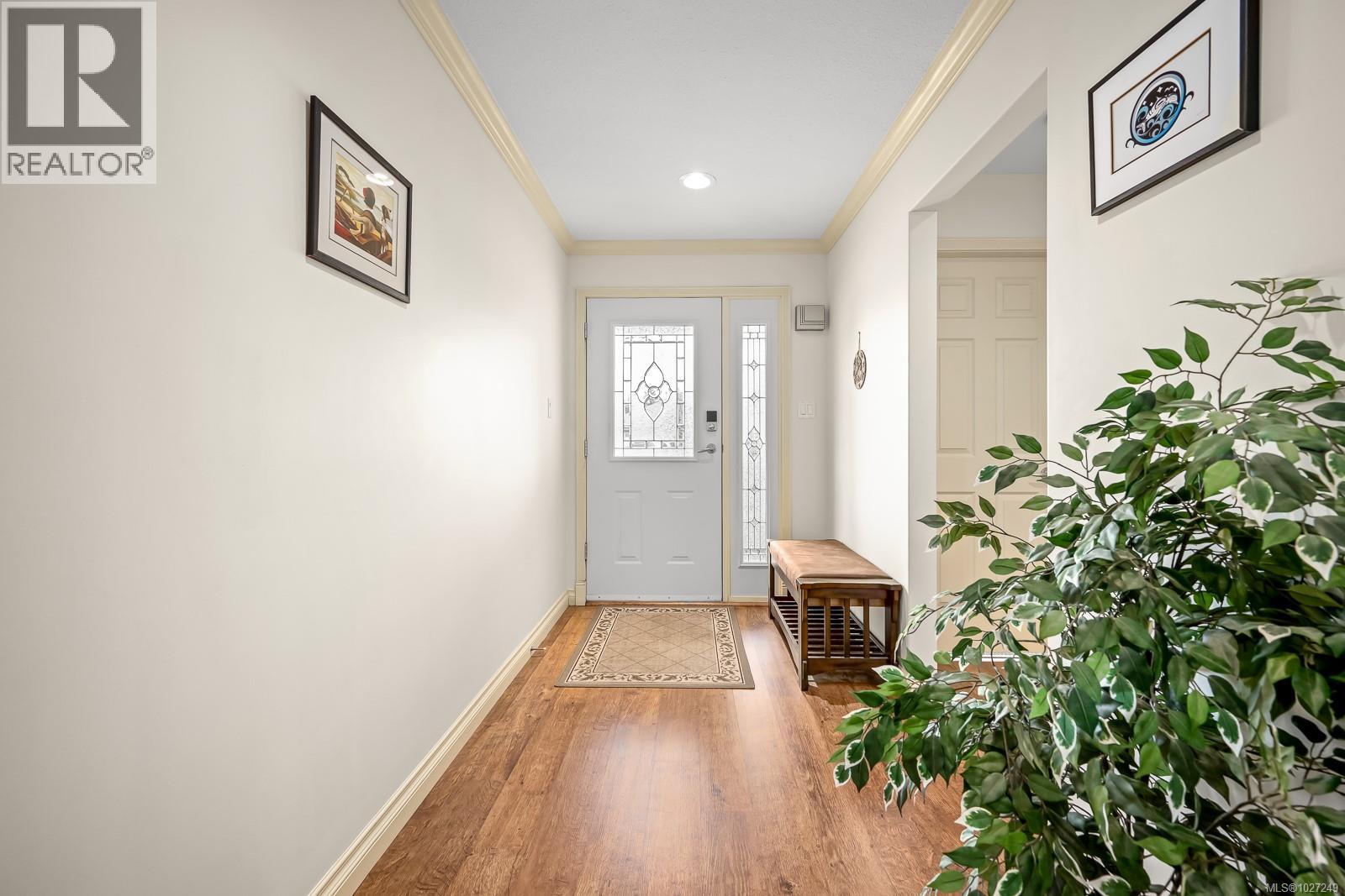 803 Labrador Dr, Comox, British Columbia  V9M 4H9 - Photo 2 - 1027249