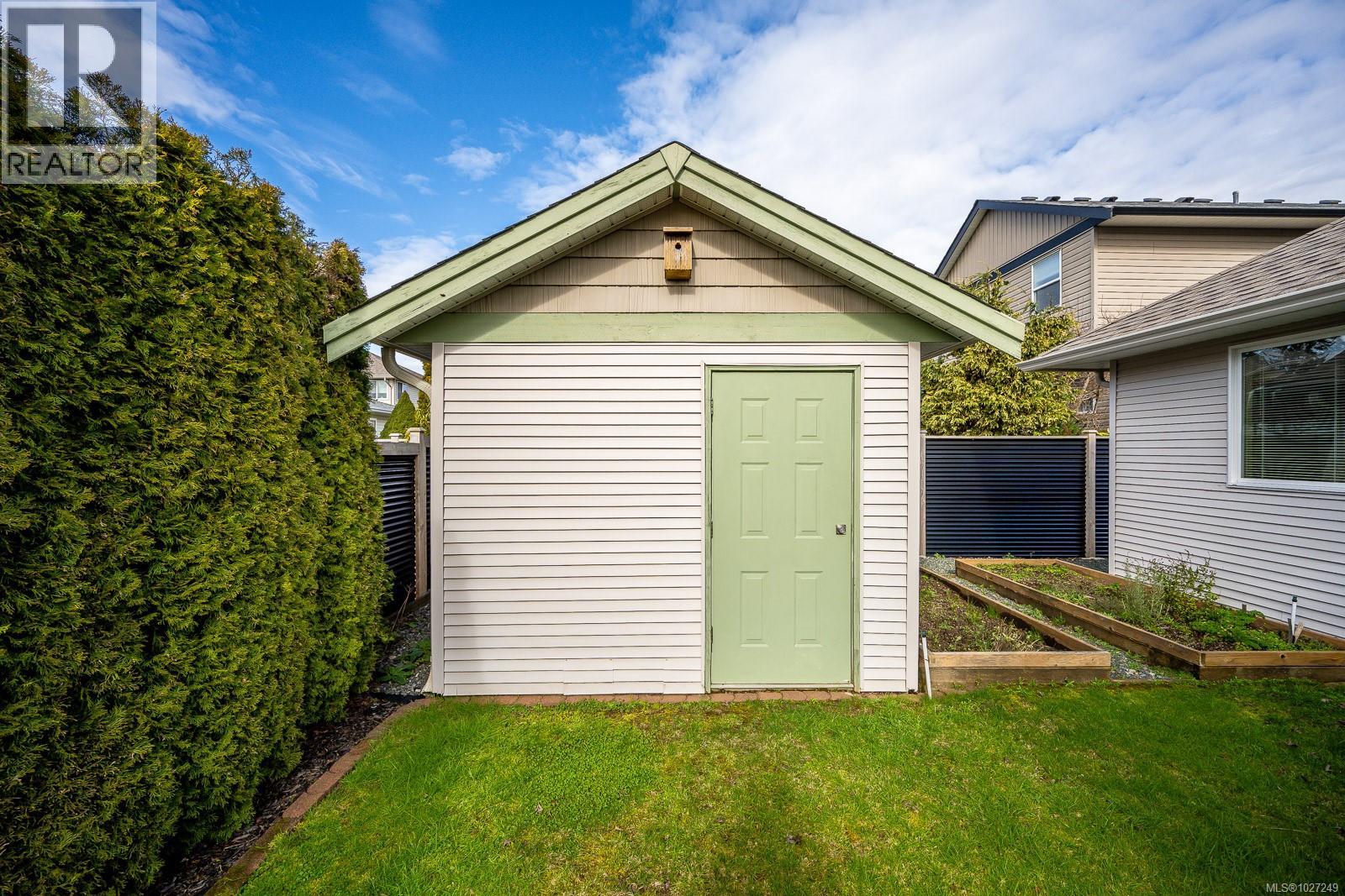 803 Labrador Dr, Comox, British Columbia  V9M 4H9 - Photo 37 - 1027249