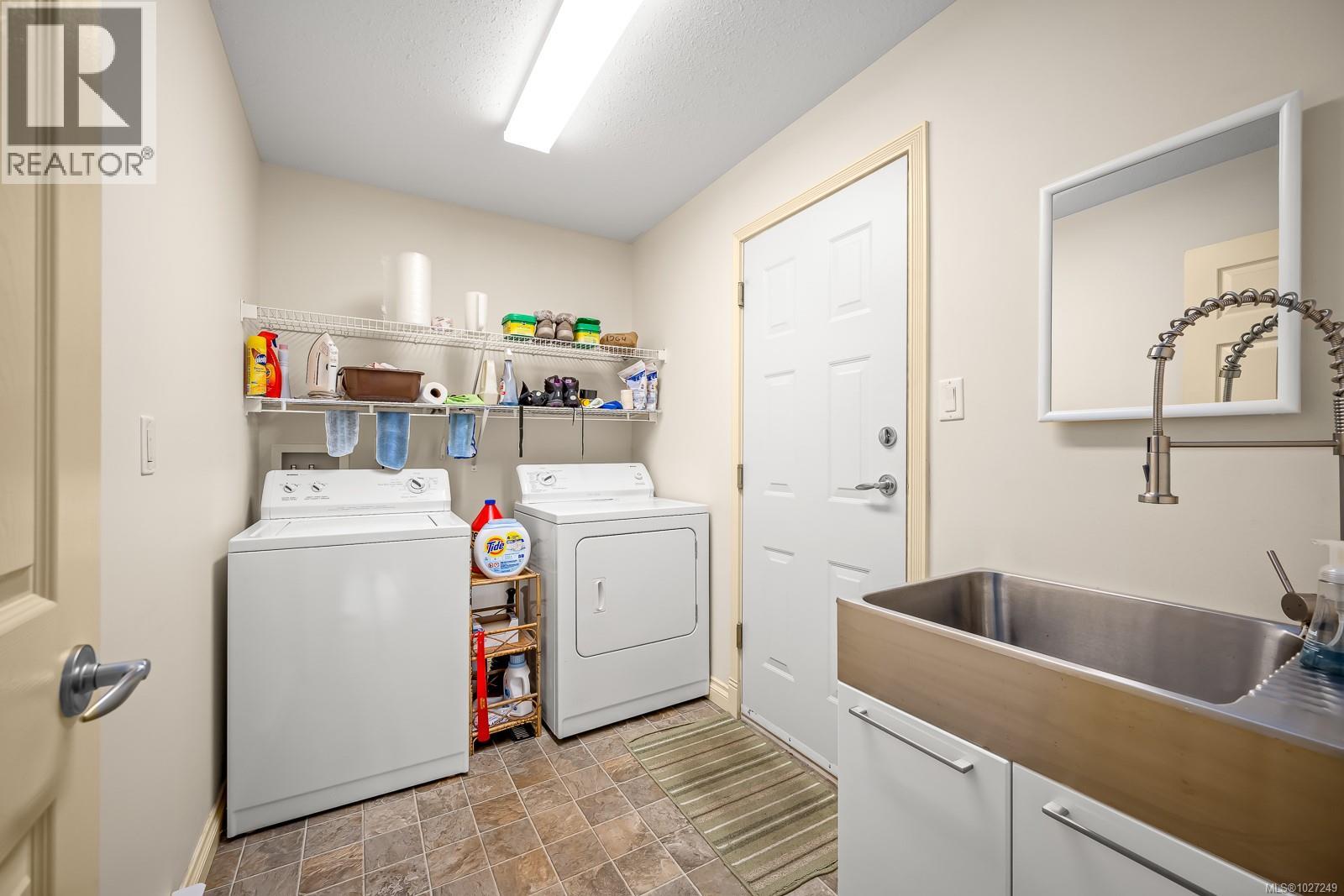 803 Labrador Dr, Comox, British Columbia  V9M 4H9 - Photo 24 - 1027249