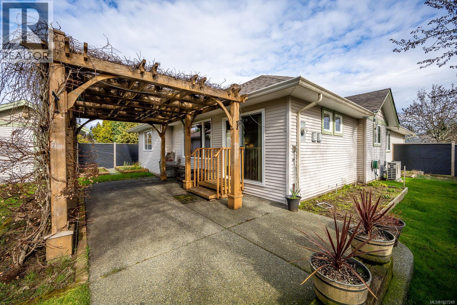 803 Labrador Dr, Comox, British Columbia  V9M 4H9 - Photo 40 - 1027249