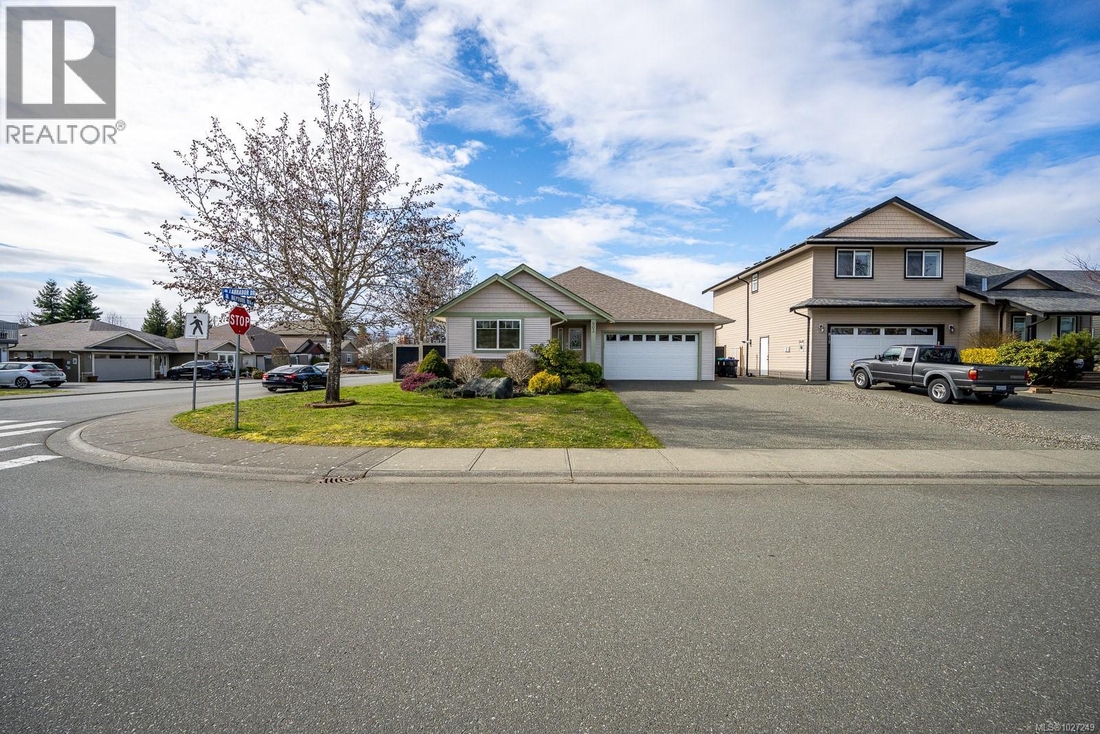 803 Labrador Dr, Comox, British Columbia  V9M 4H9 - Photo 34 - 1027249