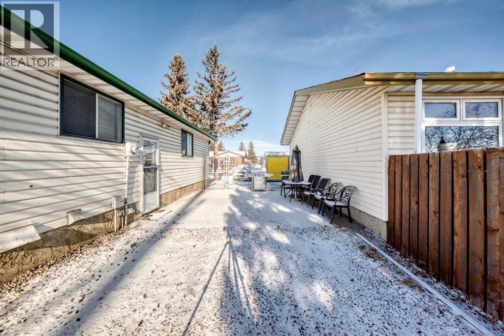 208 Bracewood Road Sw, Calgary, Alberta  T2W 3C1 - Photo 33 - A2280350