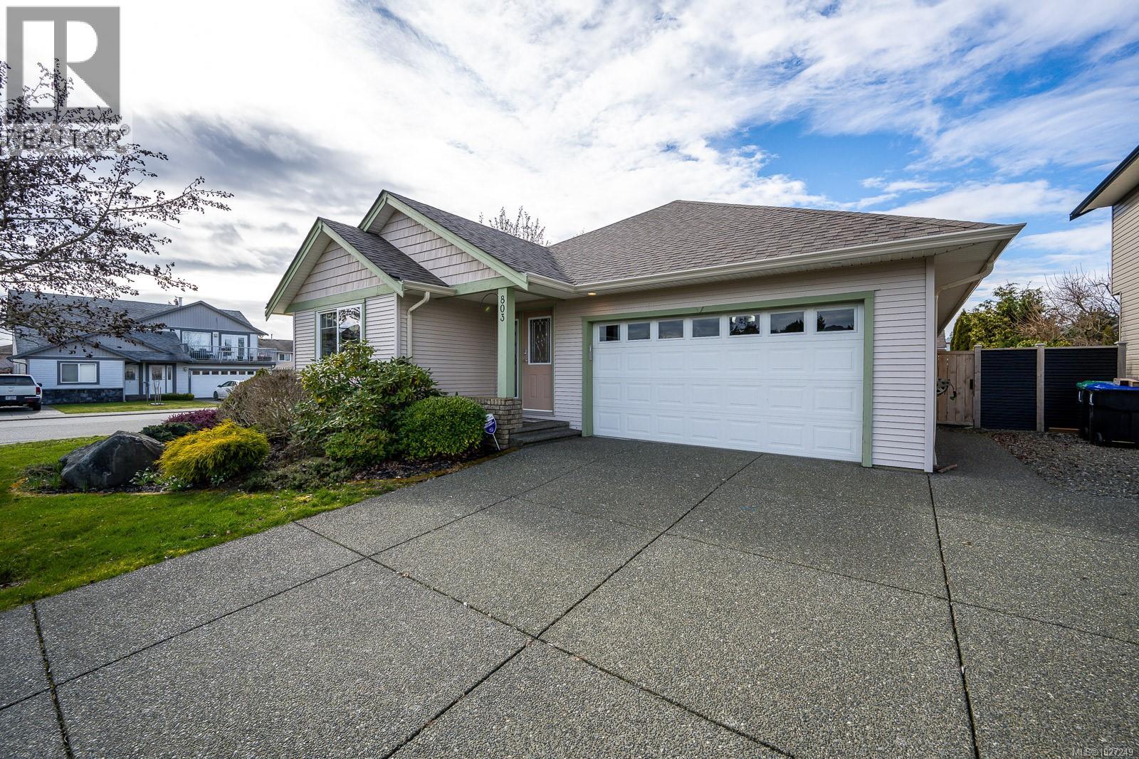 803 Labrador Dr, Comox, British Columbia  V9M 4H9 - Photo 32 - 1027249