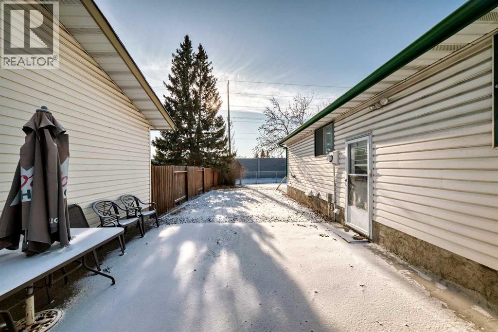 208 Bracewood Road Sw, Calgary, Alberta  T2W 3C1 - Photo 38 - A2280350