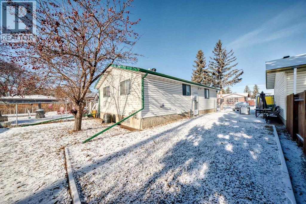 208 Bracewood Road Sw, Calgary, Alberta  T2W 3C1 - Photo 39 - A2280350