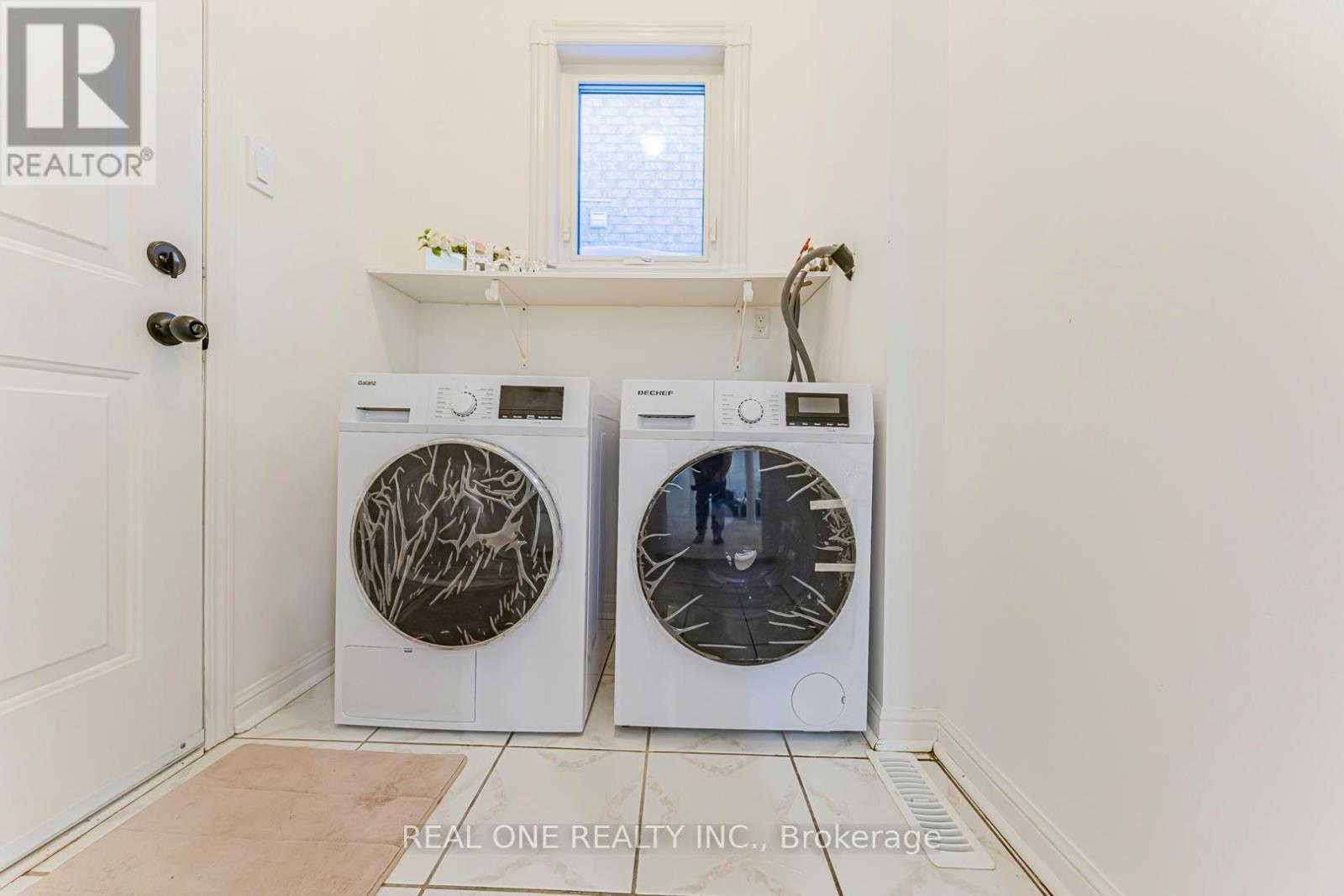 33 Formosa Drive, Richmond Hill, Ontario  L4S 1S6 - Photo 11 - N12828972