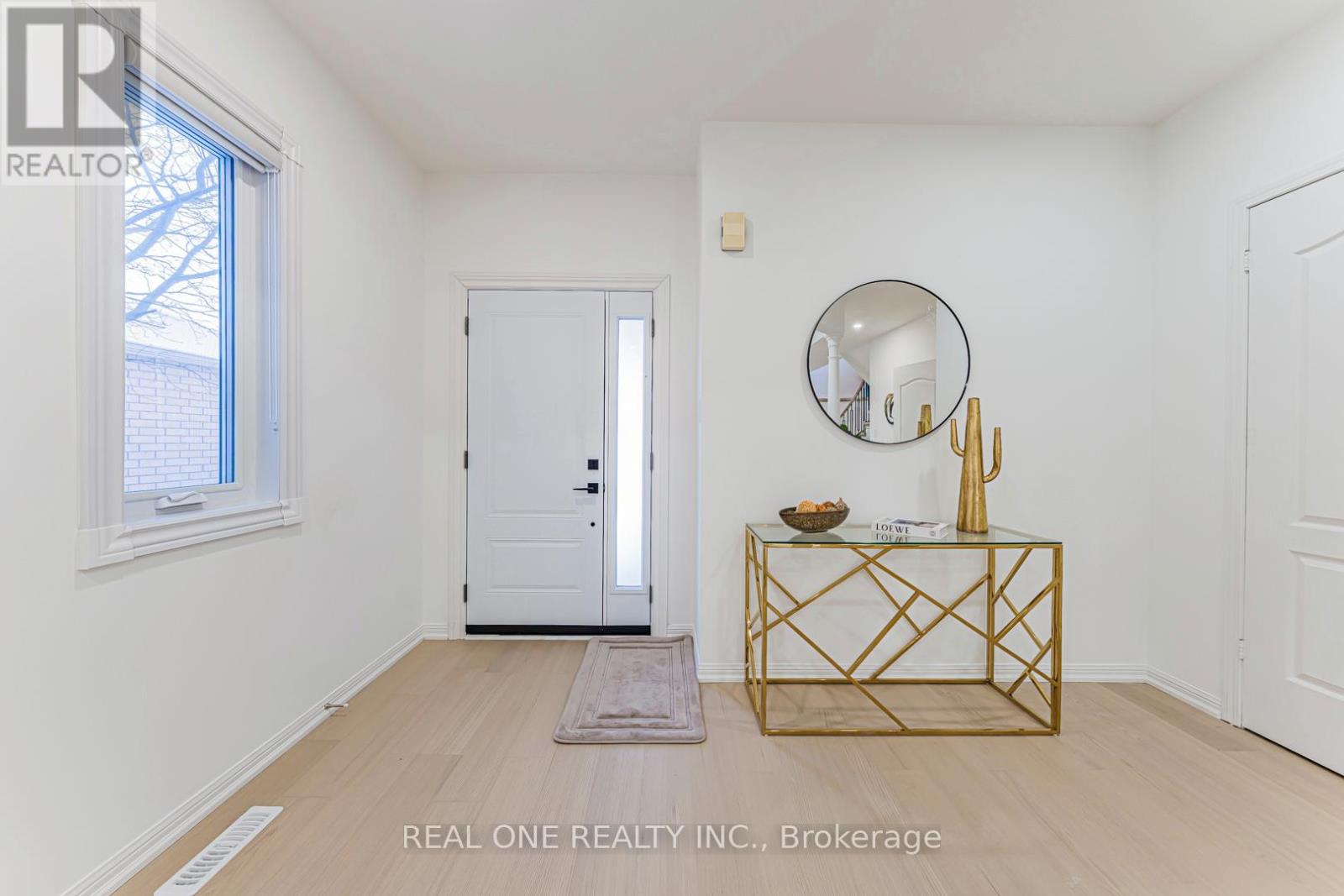 33 Formosa Drive, Richmond Hill, Ontario  L4S 1S6 - Photo 5 - N12828972